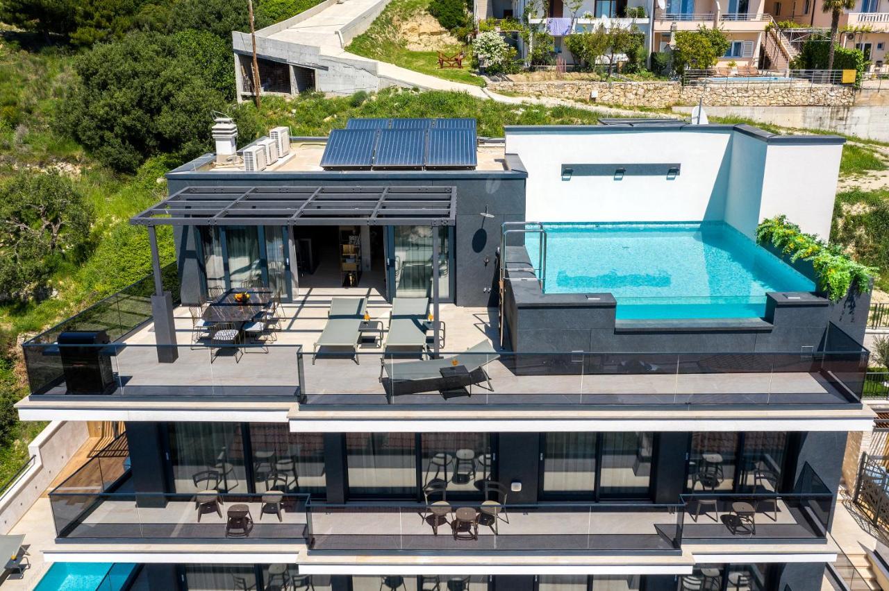 Aurelia 2 Villa